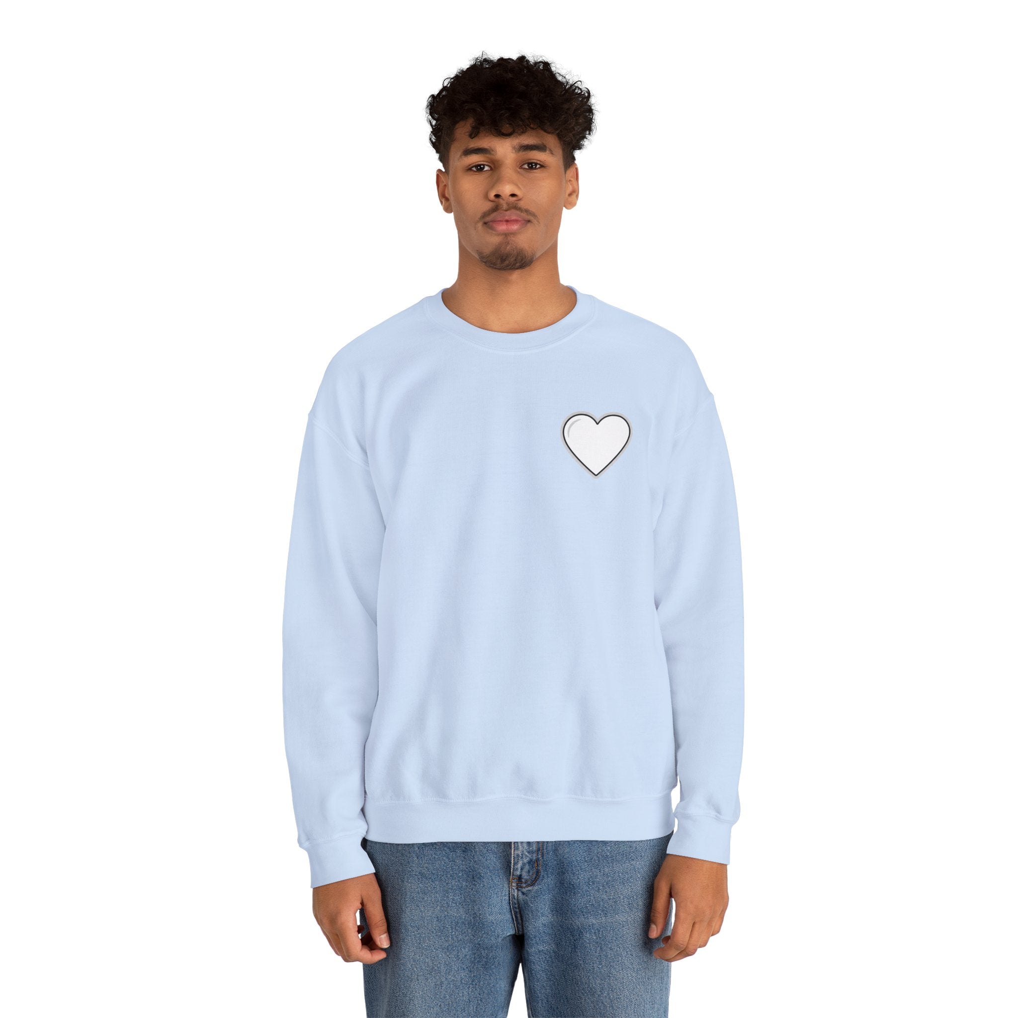 Crewneck Sweatshirt Minimal Heart Graphic with Spanish Proverbs Text
