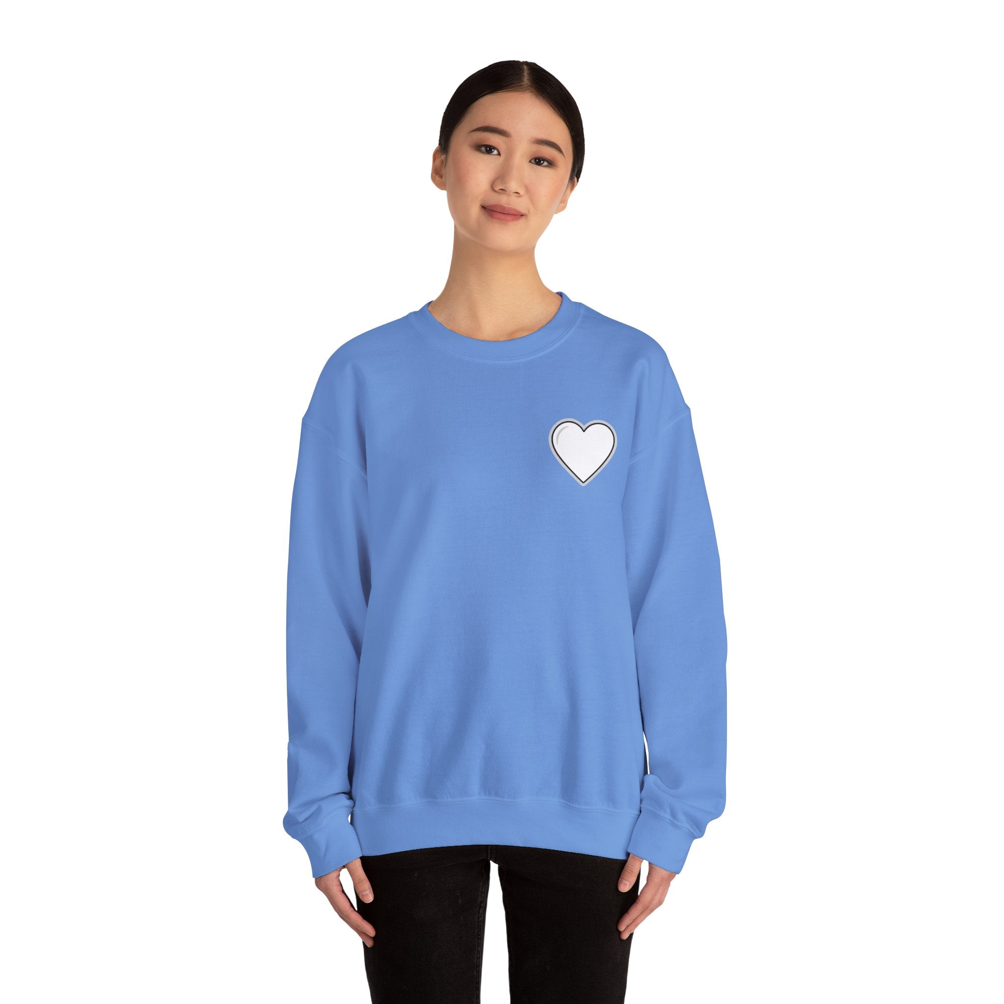 Crewneck Sweatshirt Minimal Heart Graphic with Spanish Proverbs Text
