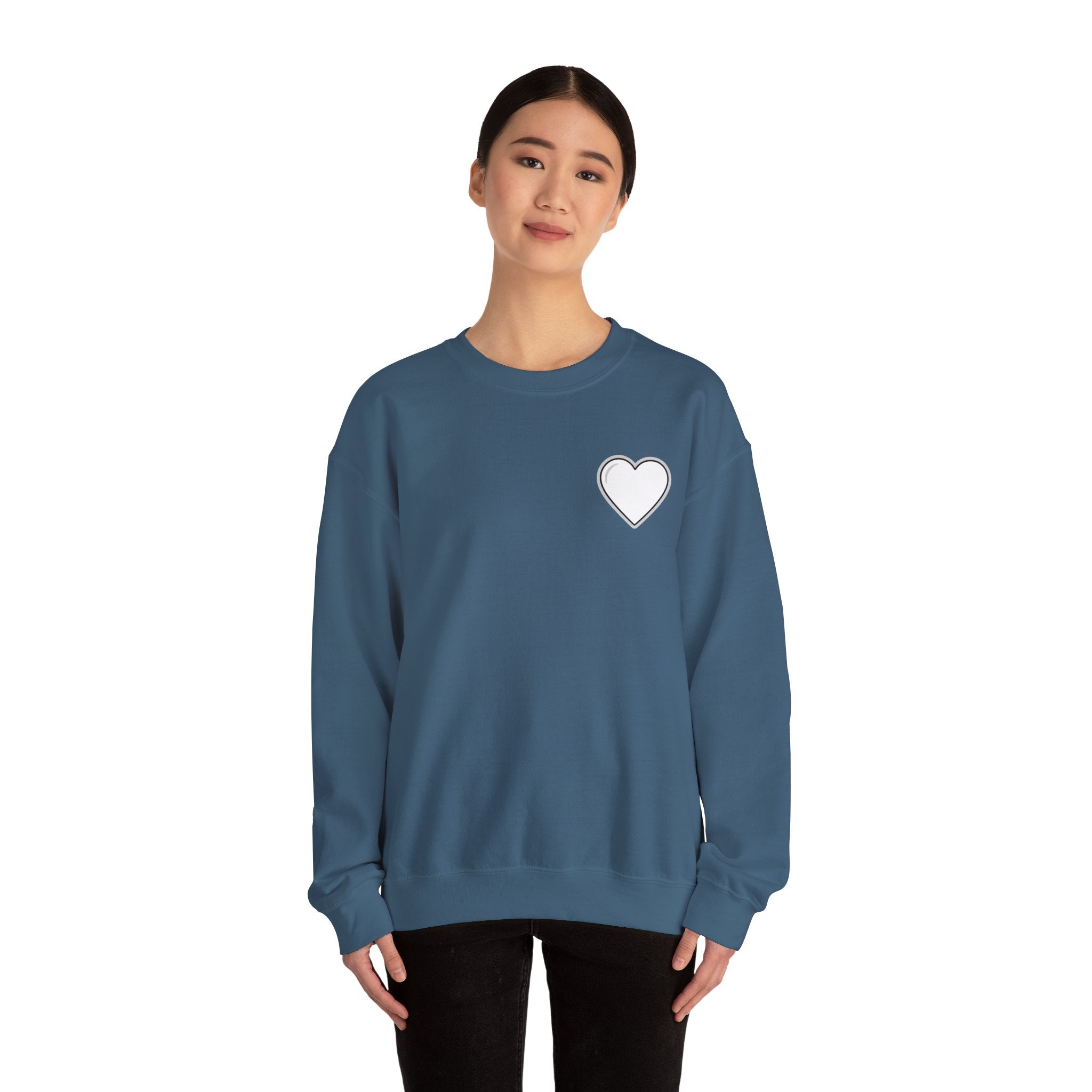Crewneck Sweatshirt Minimal Heart Graphic with Spanish Proverbs Text