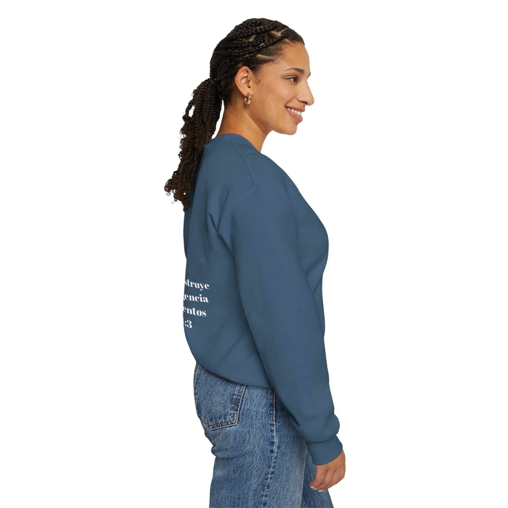 Crewneck Sweatshirt Minimal Heart Graphic with Spanish Proverbs Text